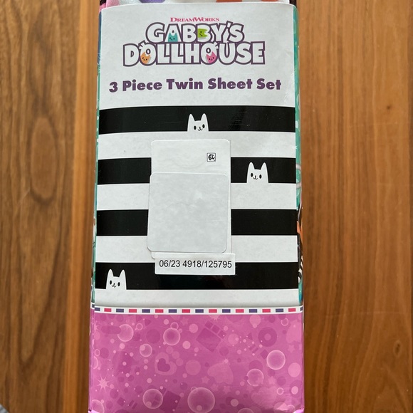 Gabby’s Dollhouse 3 Piece Twin Sheet Set - New in Package - Picture 2 of 6